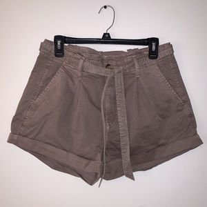 American Eagle | US 10 | olive green shorts